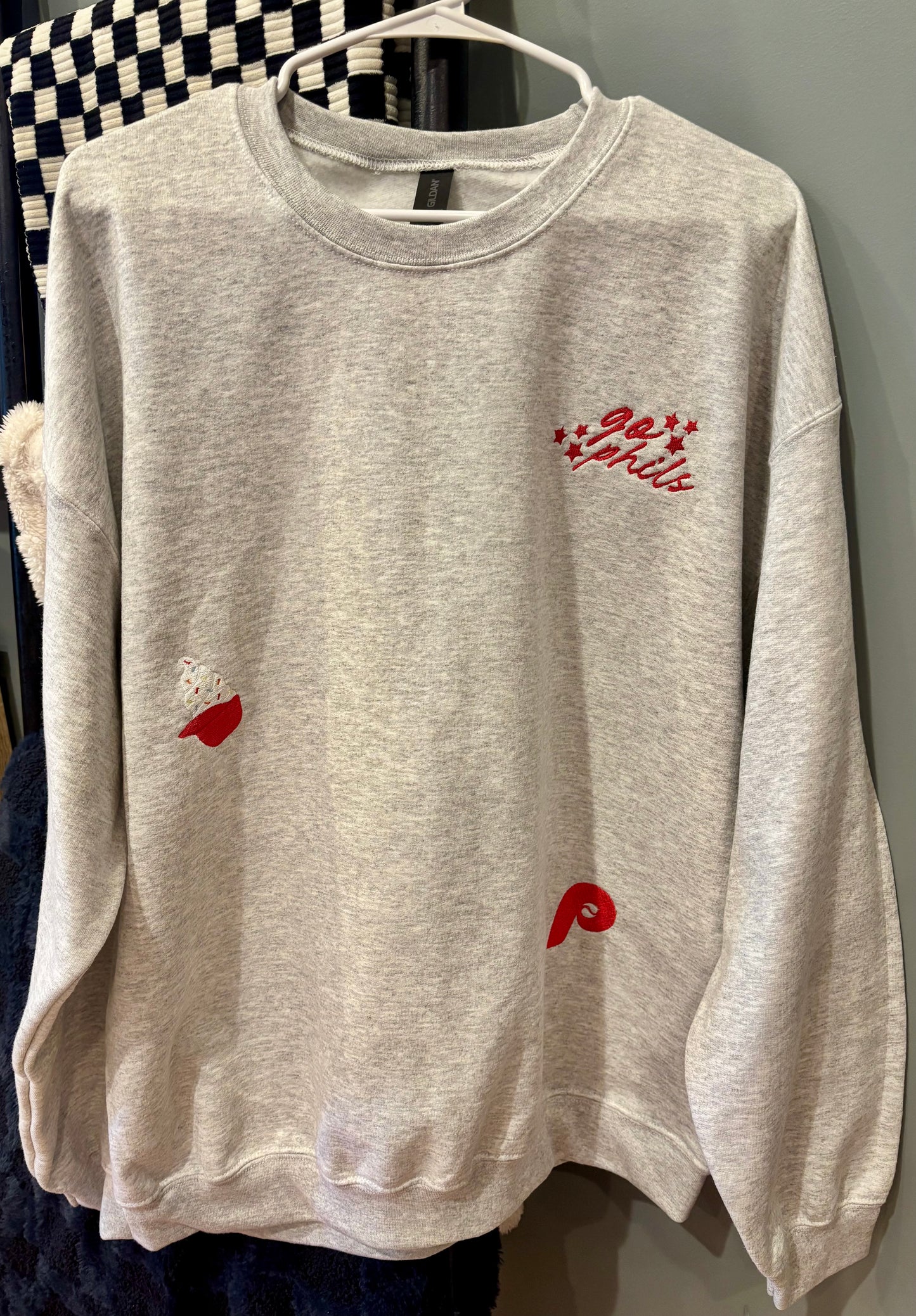 Phillies Icon Embroidered Crewneck